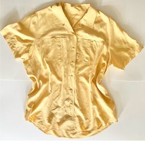 NWOT Short Sleeve Butter Yellow Button-Up Women's Camp Blouse Top